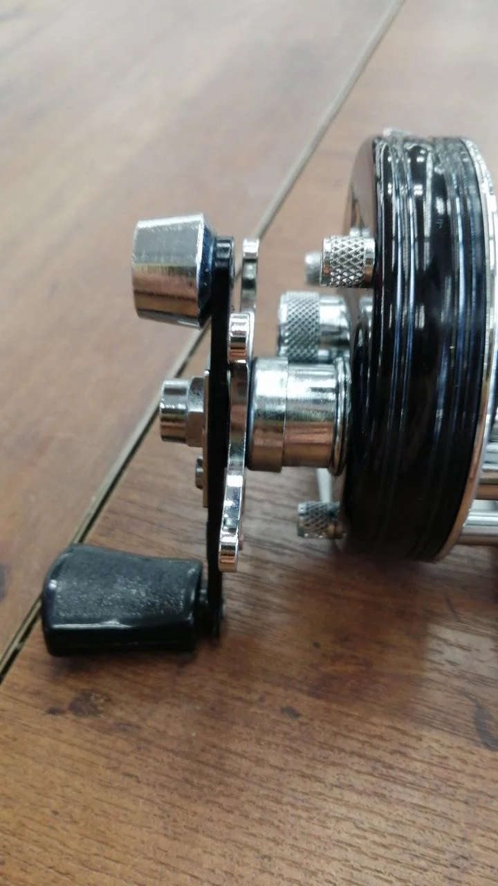 ABU GARCIA Baitcasting Reel AMBASSADEUR 6000C 70TH - Image 4