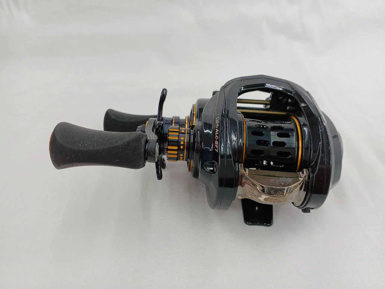 ABU GARCIA Baitcasting Reel REVO ALC-BF7 - Image 3