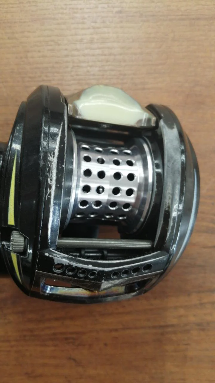 ABU GARCIA Baitcasting Reel REVO LTZ AE74-RACING - Image 2
