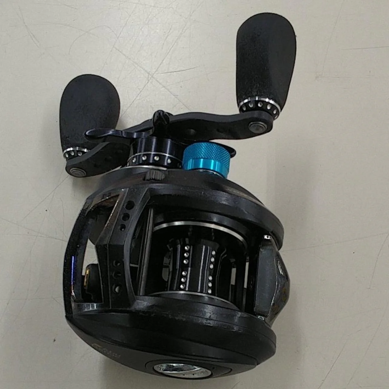 ABU GARCIA Baitcasting Reel REVO MGX - Image 2
