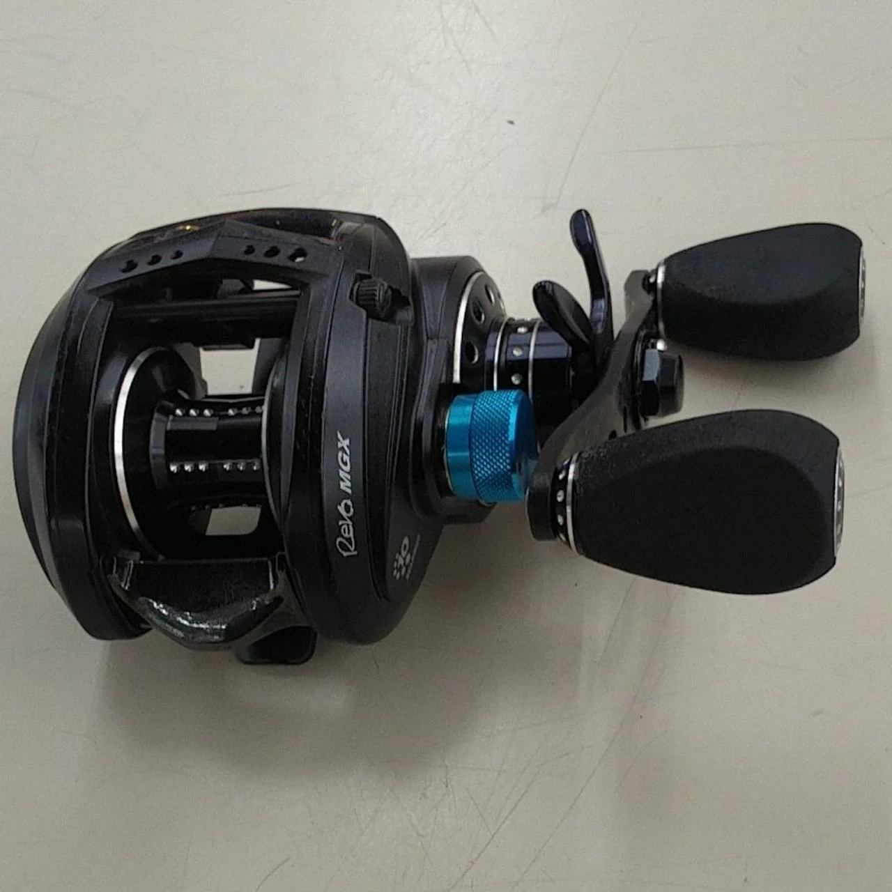 ABU GARCIA Baitcasting Reel REVO MGX - Image 3