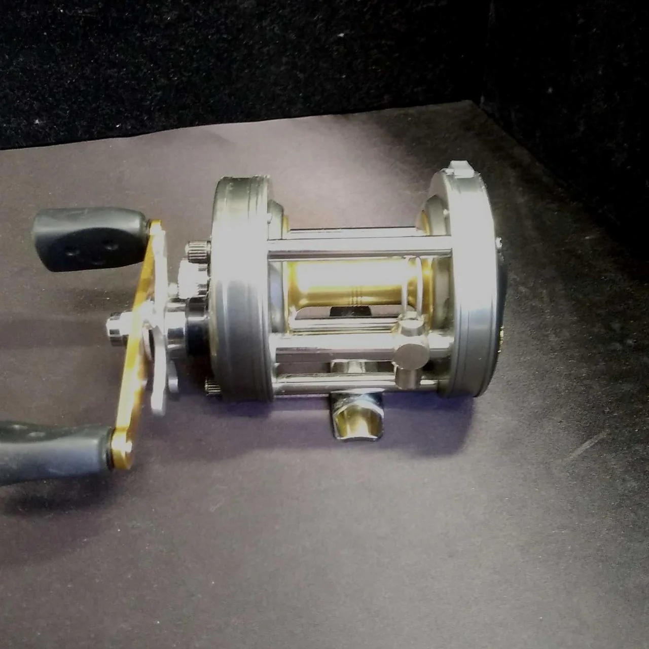 ABU GARCIA Baitcasting reel unknown - Image 2