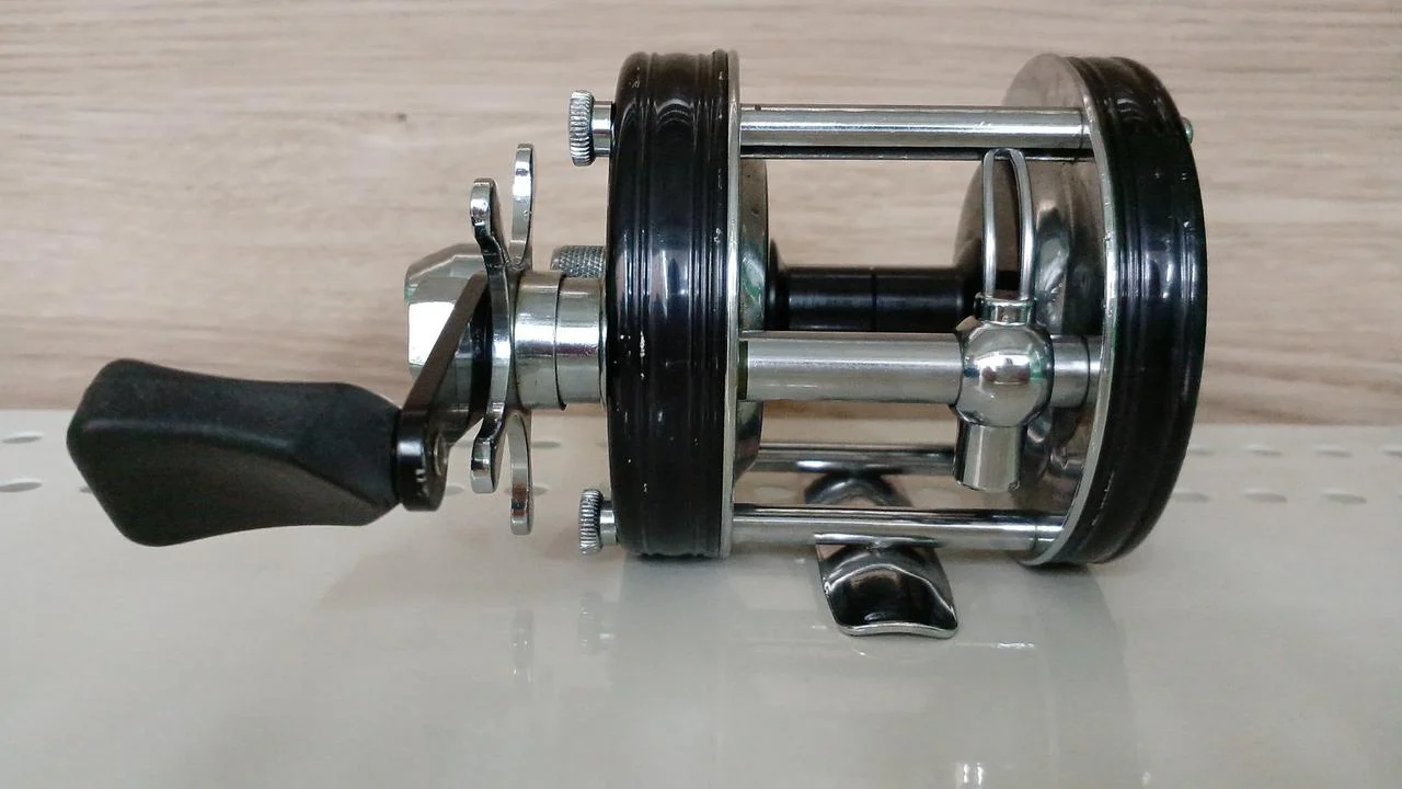 ABU GARCIA Old Reel AMBASSADEUR 5000C - Image 2