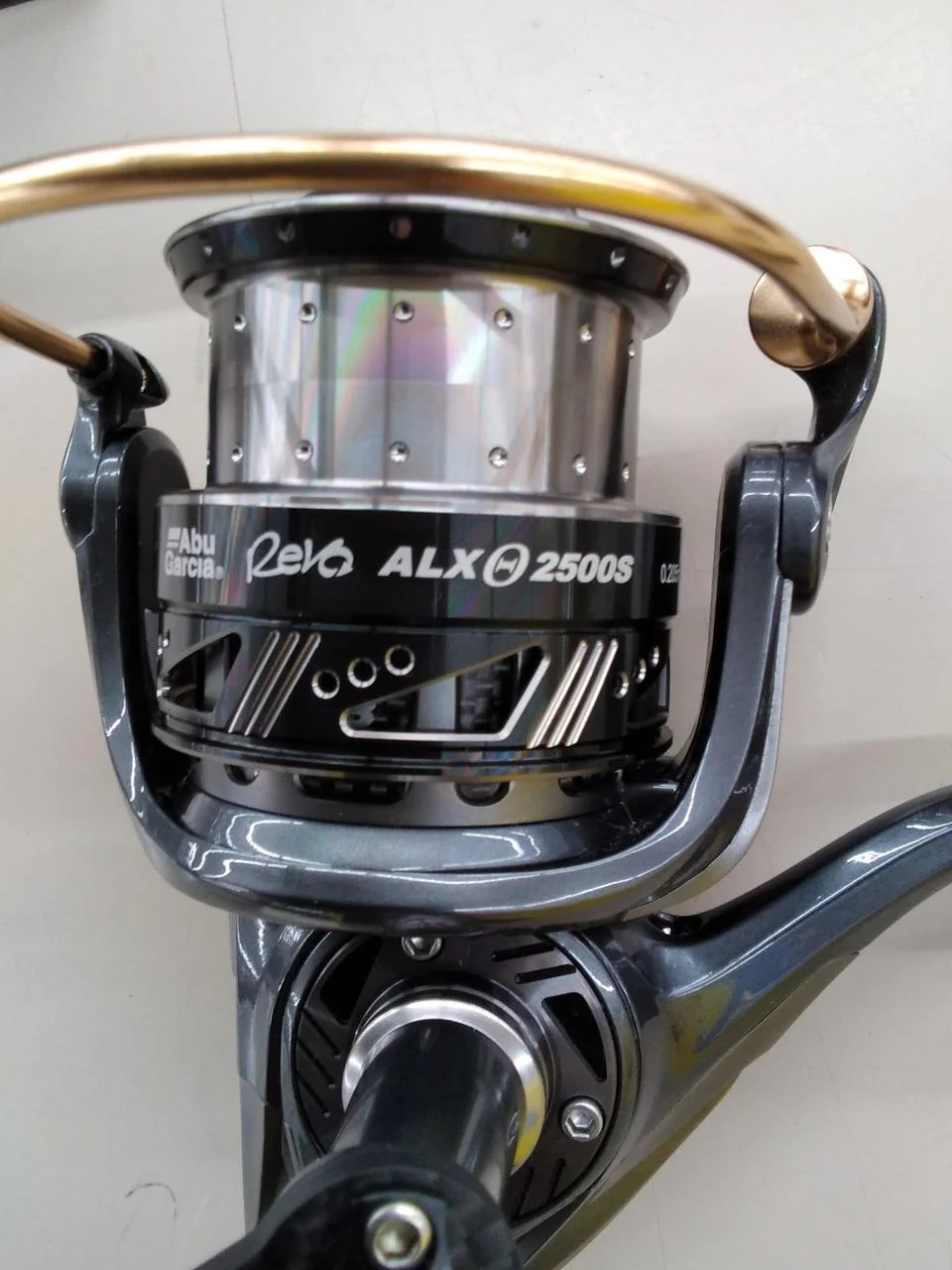 ABU GARCIA Reel REVO ALX THETA 2500S - Image 2