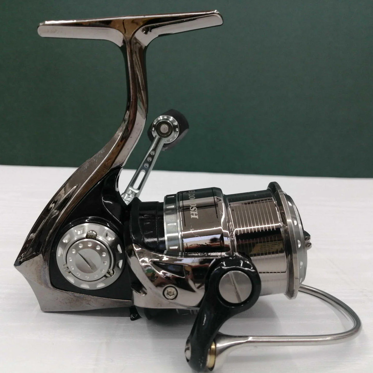 ABU GARCIA Spinning Reel REVO NEOS 2000SH - Image 2