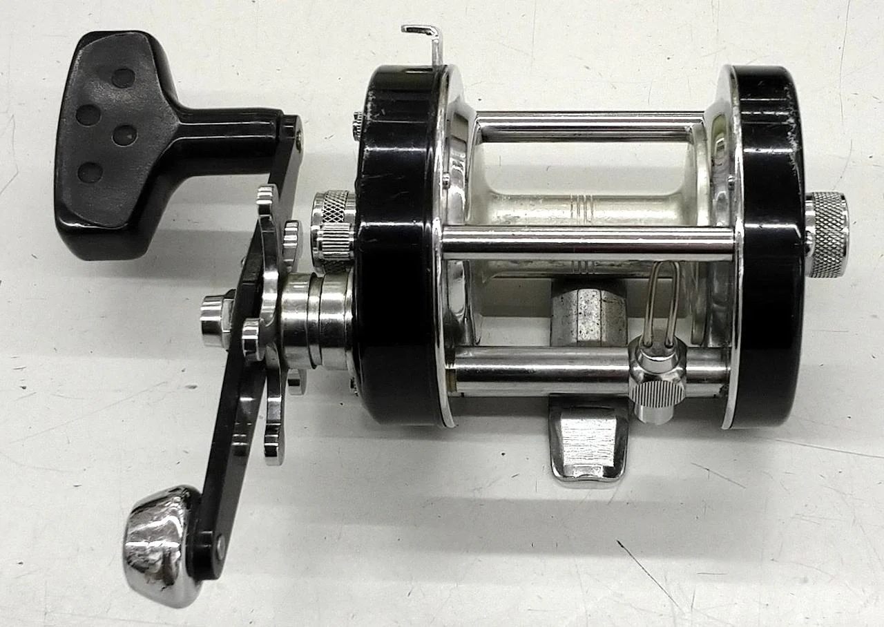 ABUGARCIA /Bait reel for saltwater AMBASSADEUR6500CL