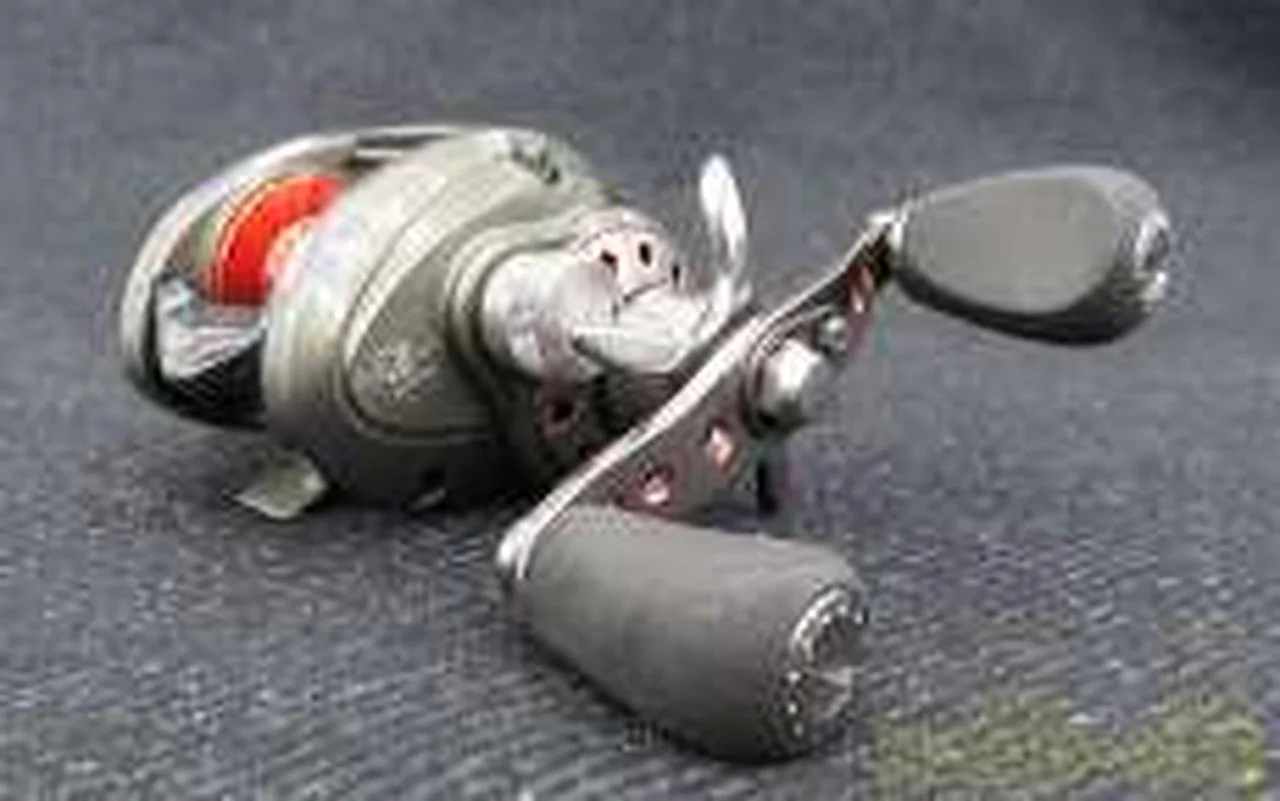 ABUGARCIA Bait reel REVO ALT-HS - Image 6
