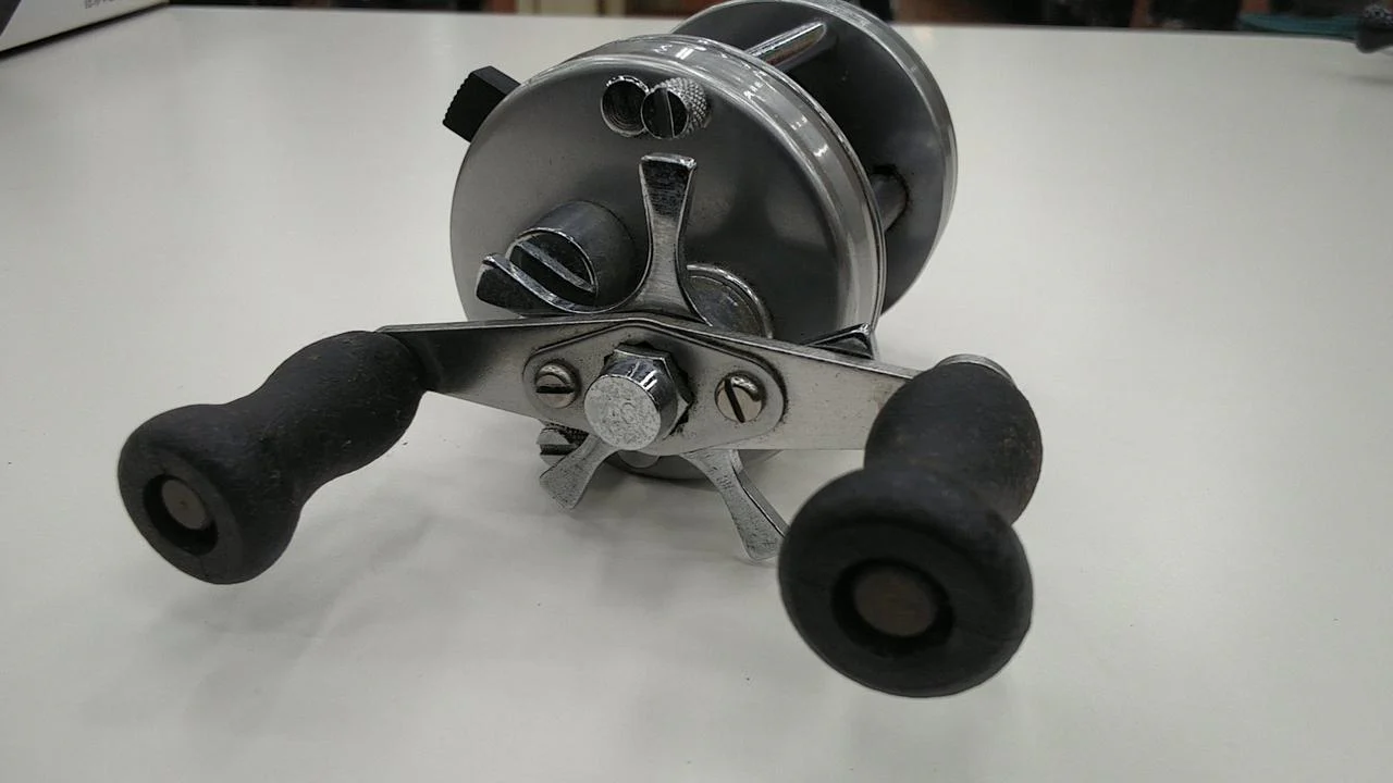 AbuGarcia Baitcasting reel 2500C - Image 5