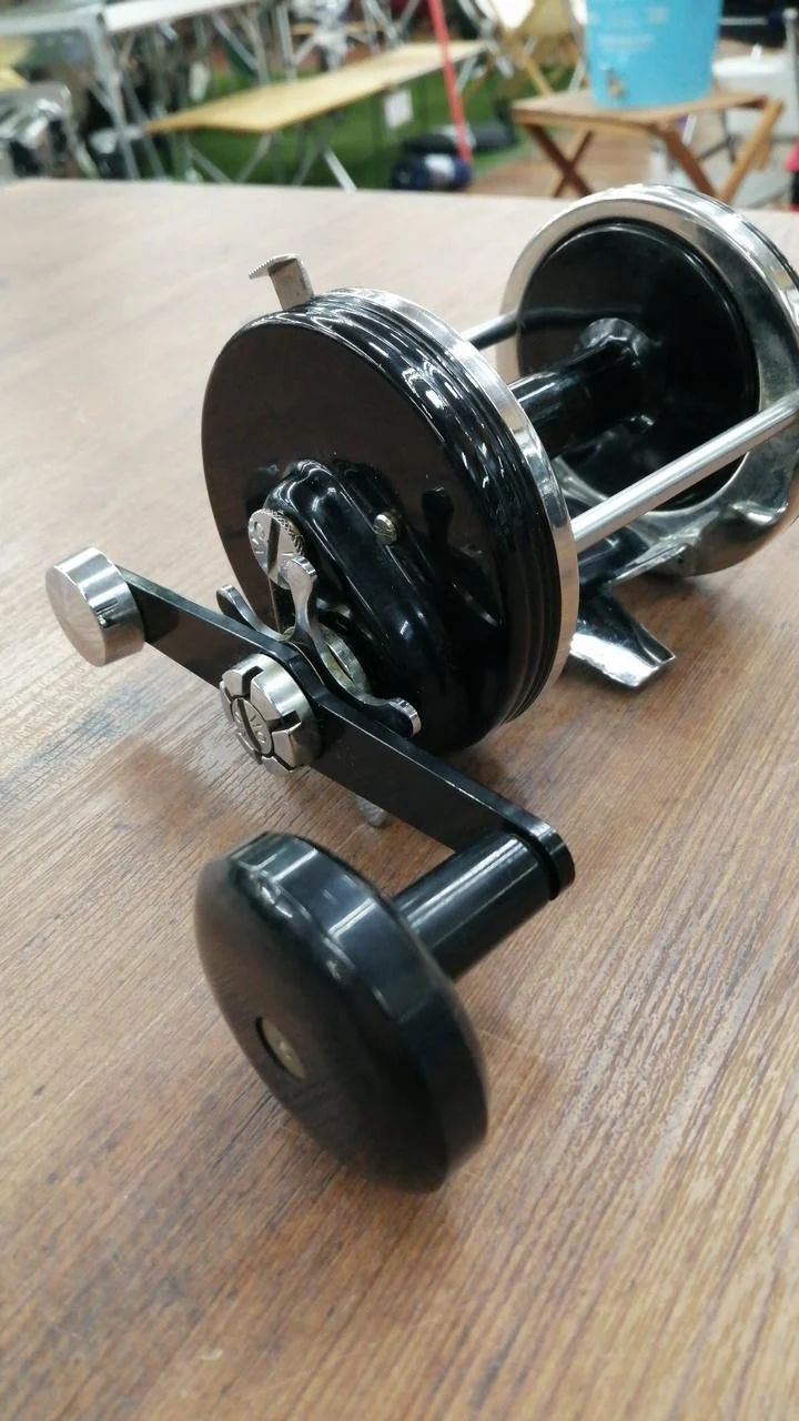 ABUGARCIA Baitcasting Reel AMBASSADEUR 10000C - Image 2