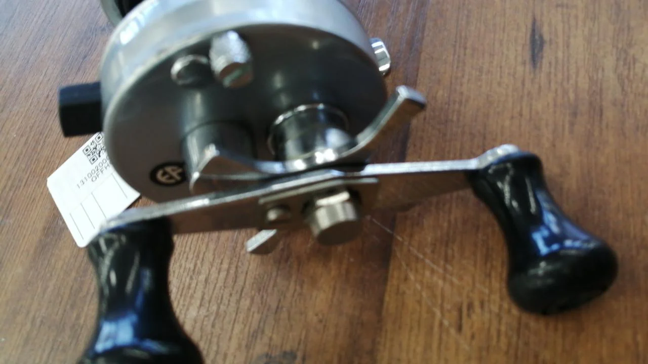 ABUGARCIA Baitcasting Reel AMBASSADEUR 2500C - Image 4