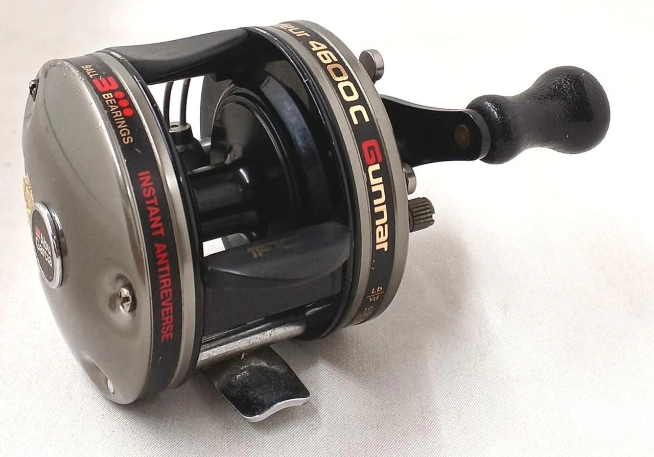 ABUGARCIA Baitcasting Reel AMBASSADEUR 4600C GUNNER - Image 2