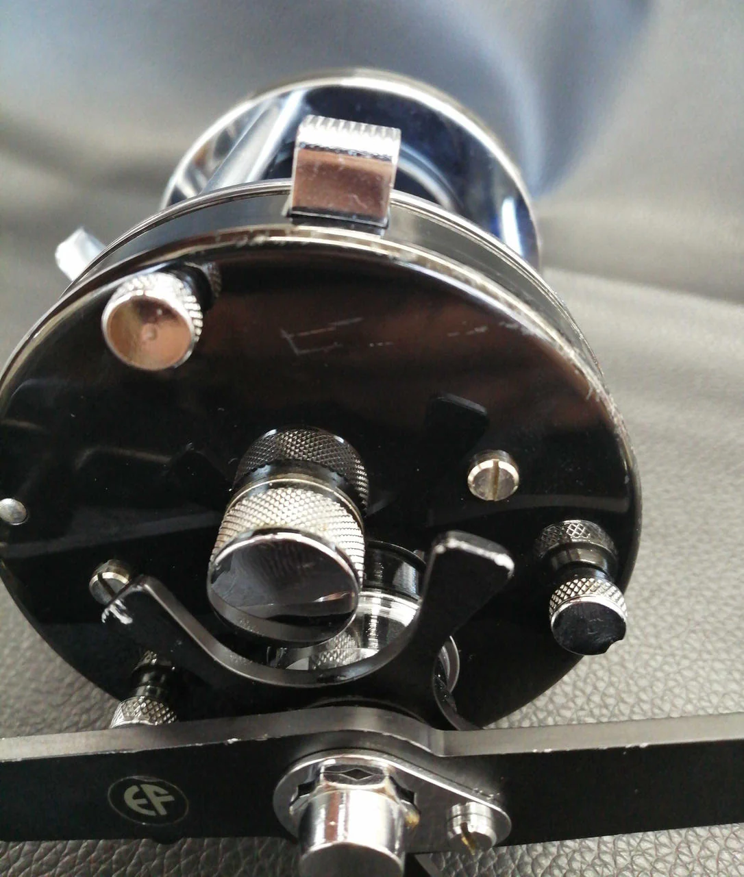 AbuGarcia Baitcasting reel AMBASSADEUR 7000C - Image 8