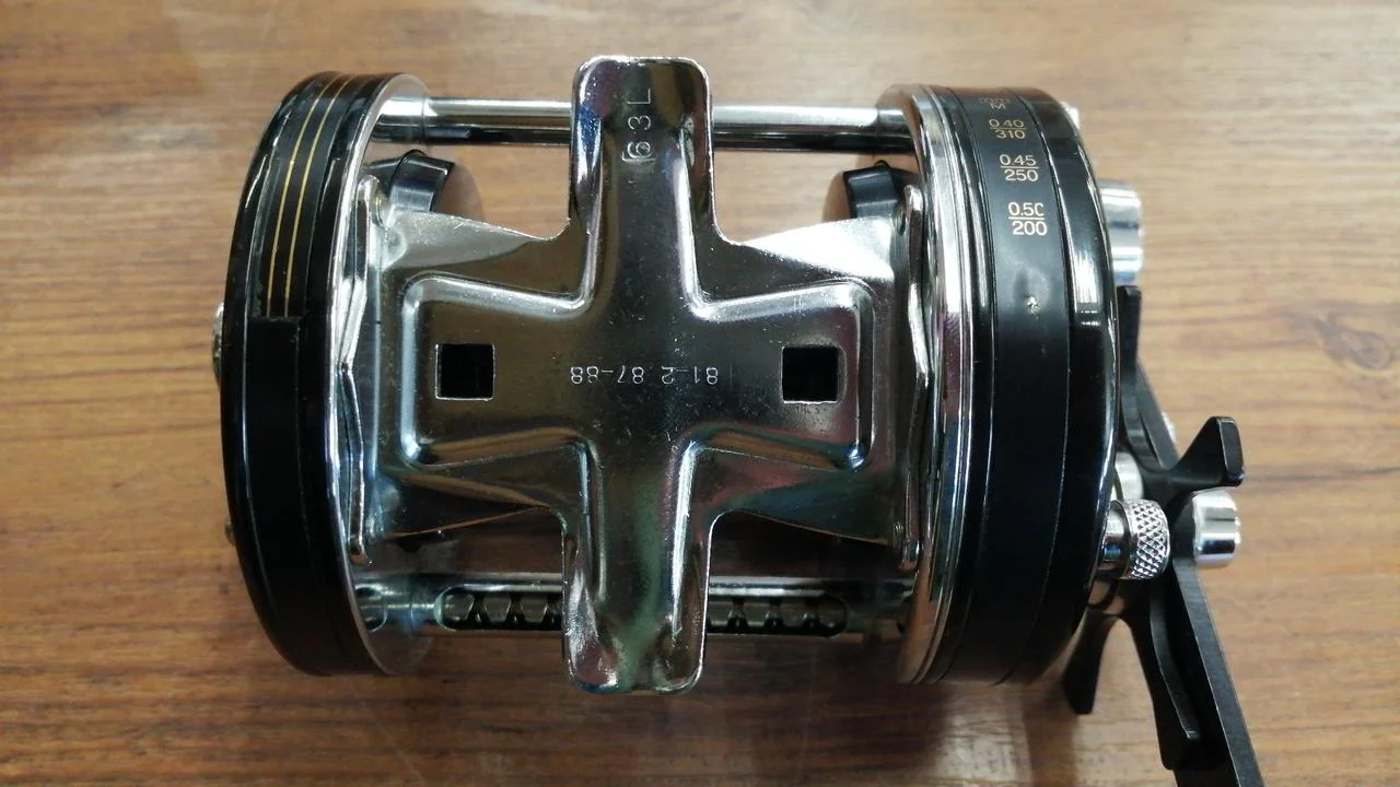 ABUGARCIA Baitcasting Reel AMBASSADEUR 7000C - Image 5