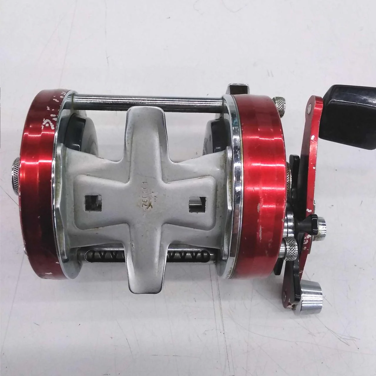 ABUGARCIA Baitcasting Reel AMBASSADEUR 7000 - Image 2