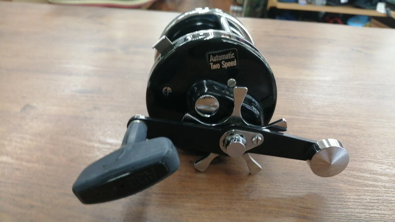 ABUGARCIA Baitcasting Reel AMBASSADEUR 9000CL - Image 3