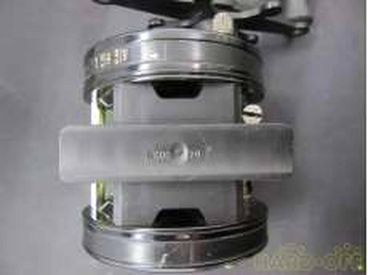 ABUGARCIA Baitcasting Reel Ambassadeur ROYAL 2 - Image 7