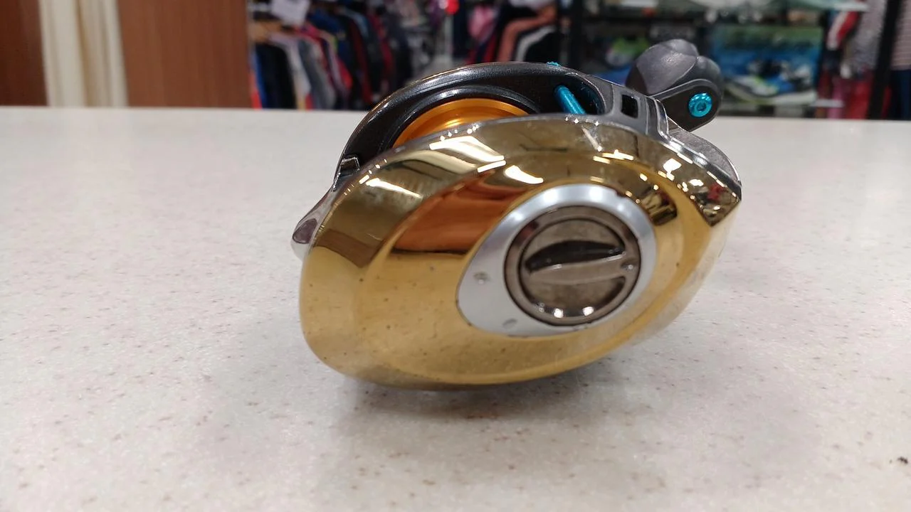 AbuGarcia Baitcasting Reel AMBASSADOR REVO AKATSUKI - Image 3