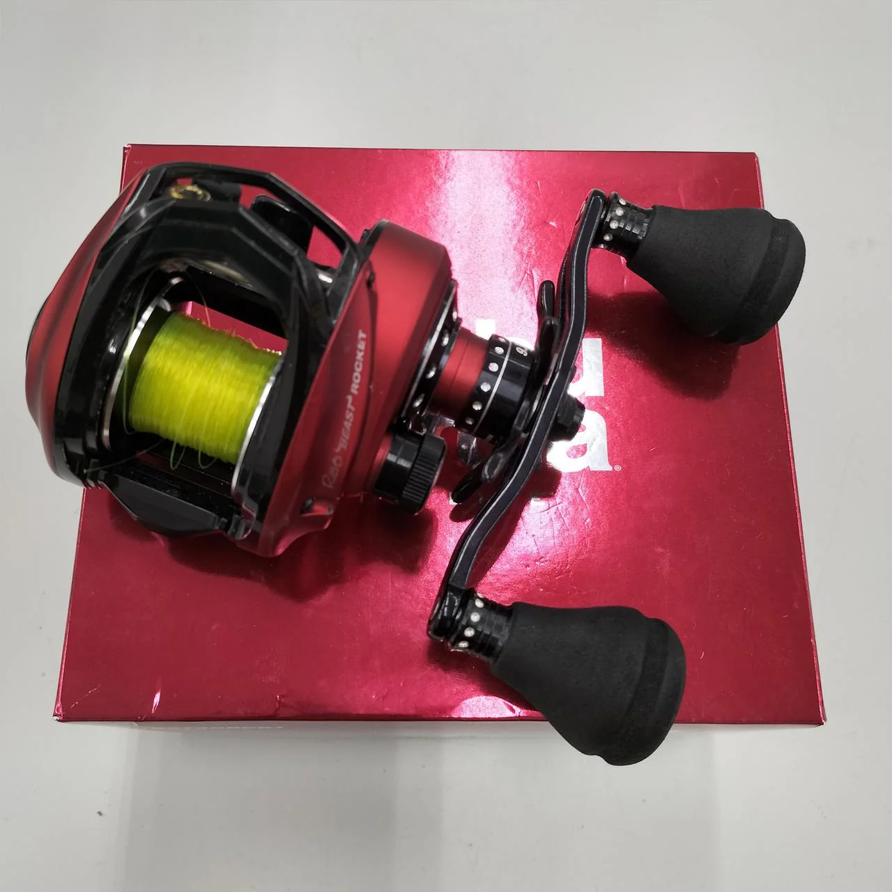 AbuGarcia Baitcasting Reel REVO BEAST ROCKET