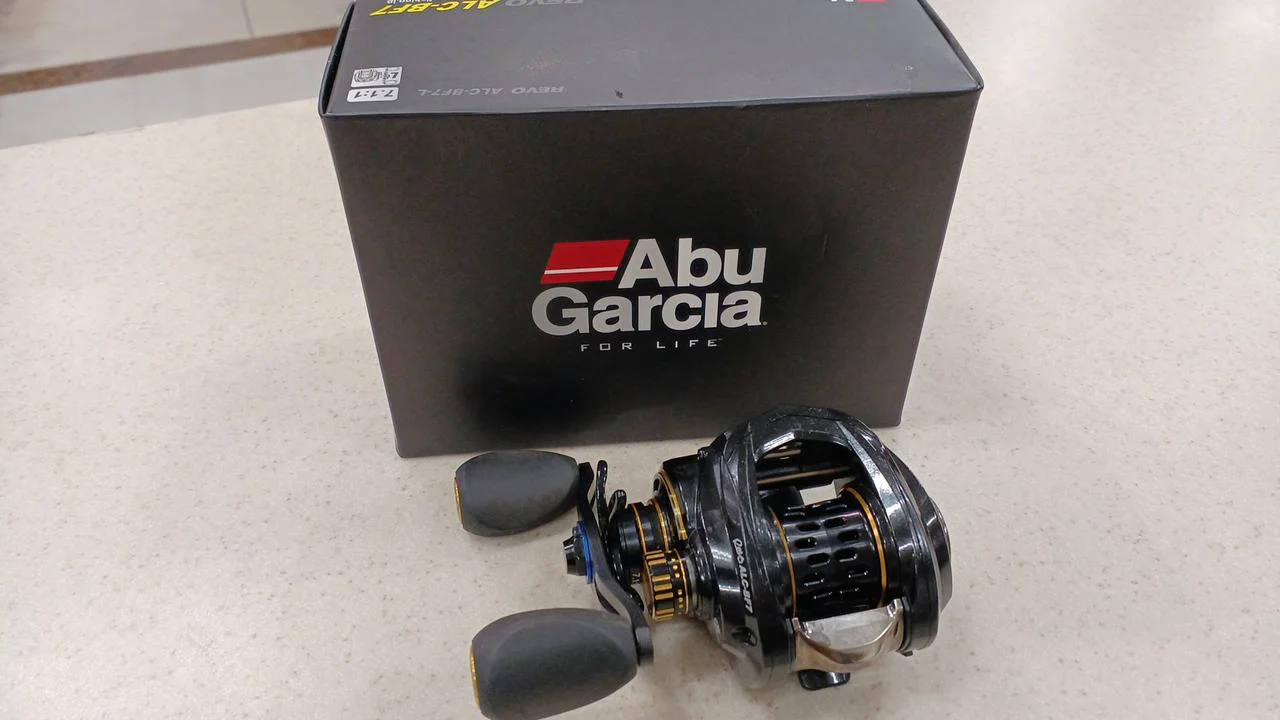 AbuGarcia Baitcasting Reel REVOALC-BF7