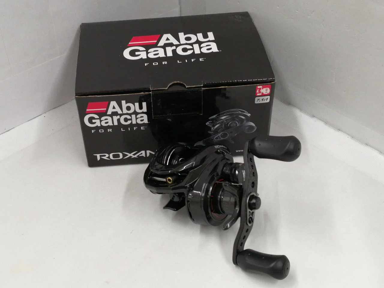ABUGARCIA Baitcasting reel ROXANI