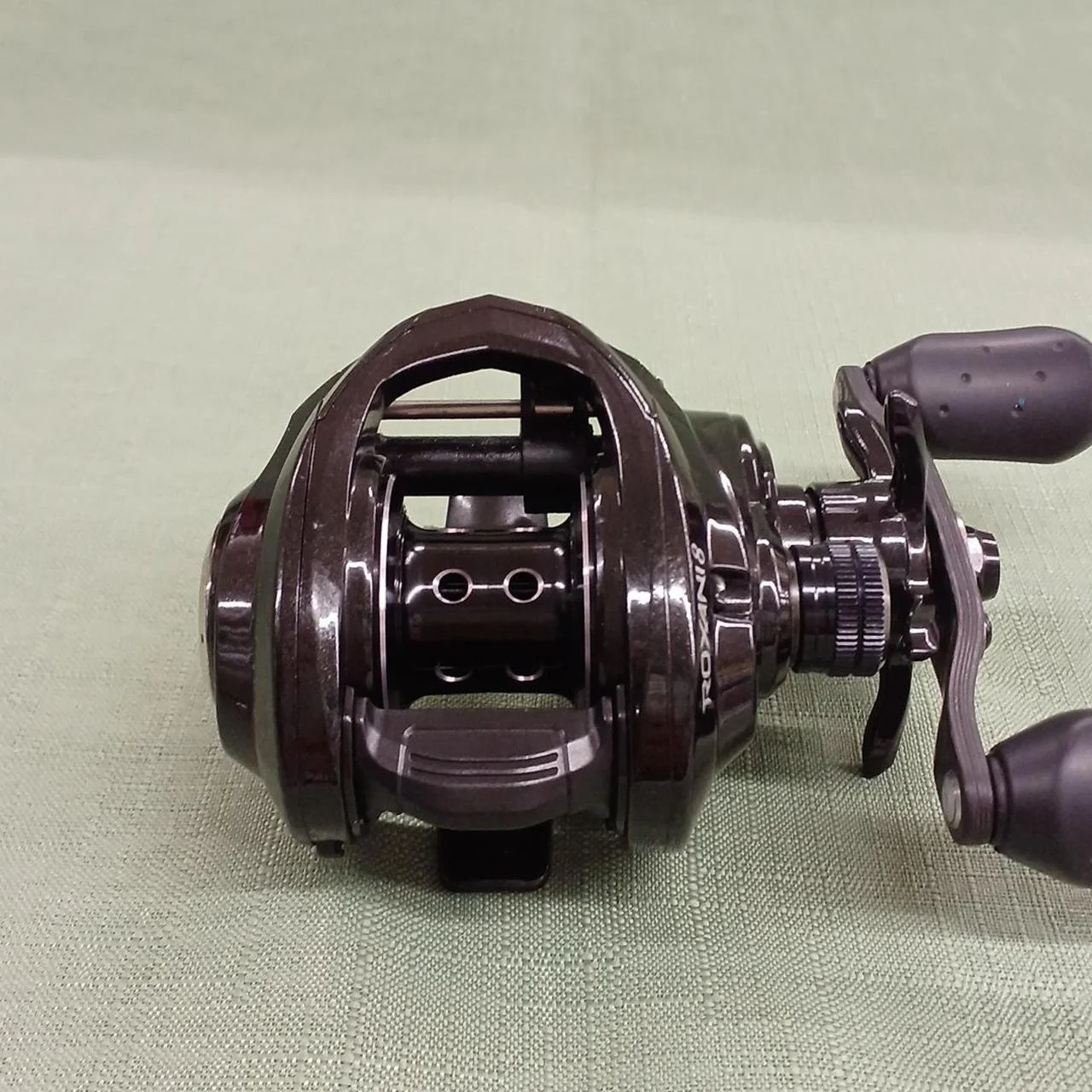 ABUGARCIA Baitcasting Reel ROXANI8 - Image 4