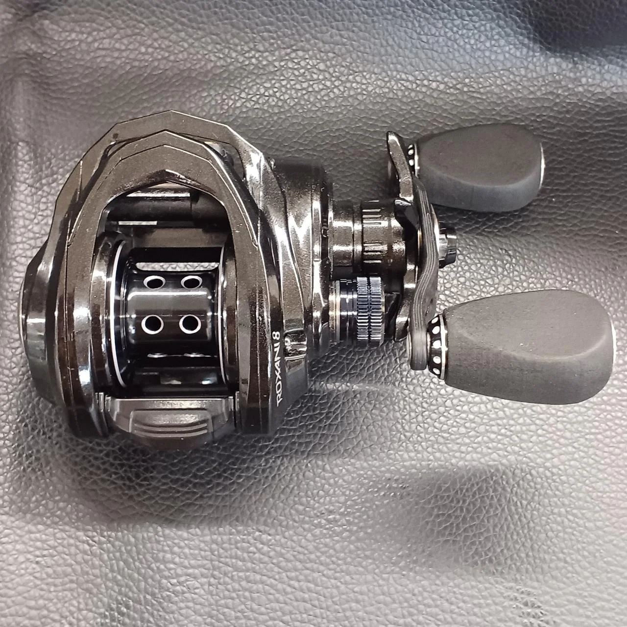 ABUGARCIA Baitcasting Reel ROXANI8 - Image 2