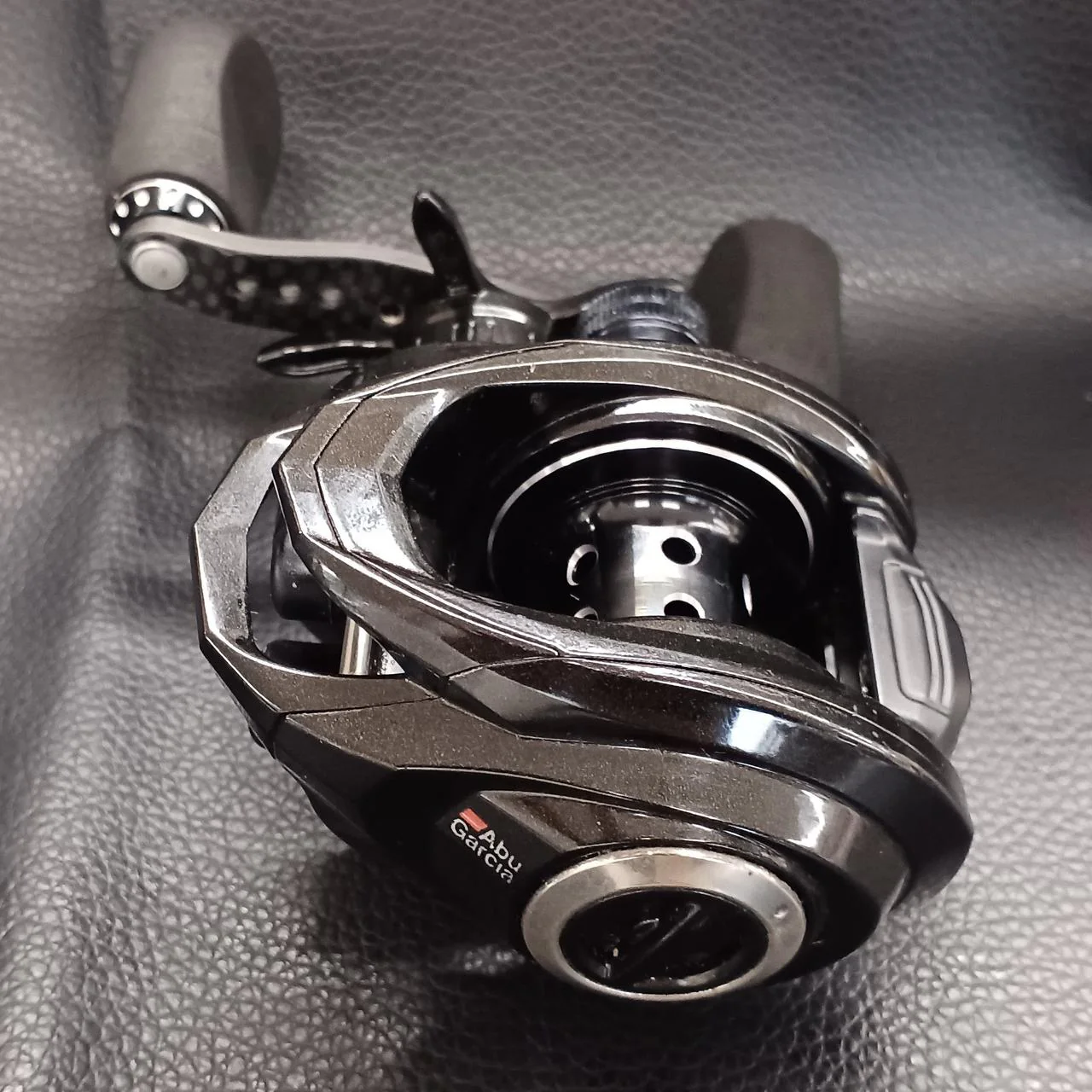 ABUGARCIA Baitcasting Reel ROXANI8 - Image 4