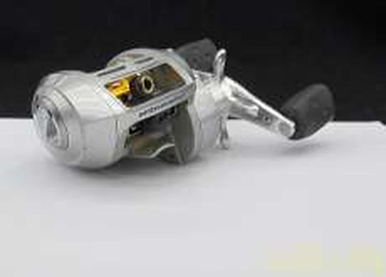 ABUGARCIA Baitcasting Reel STX-L-HS - Image 8