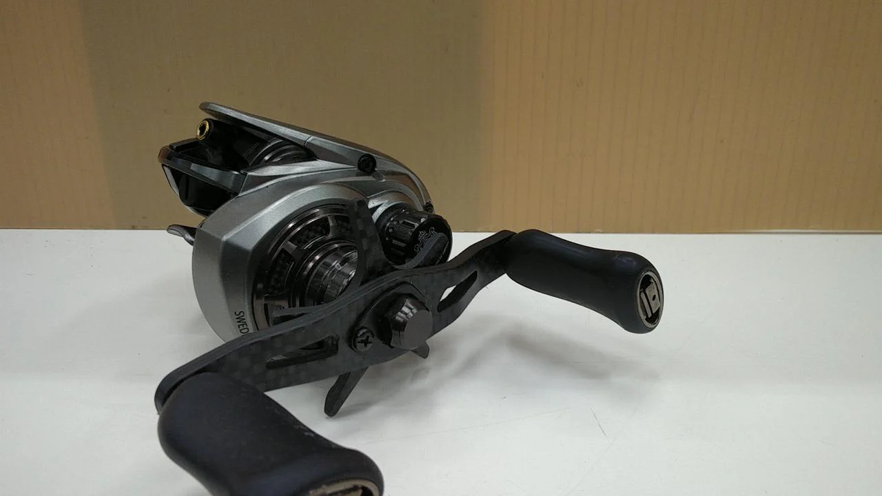 ABUGARCIA Baitcasting Reel ZENON LTX-L - Image 3