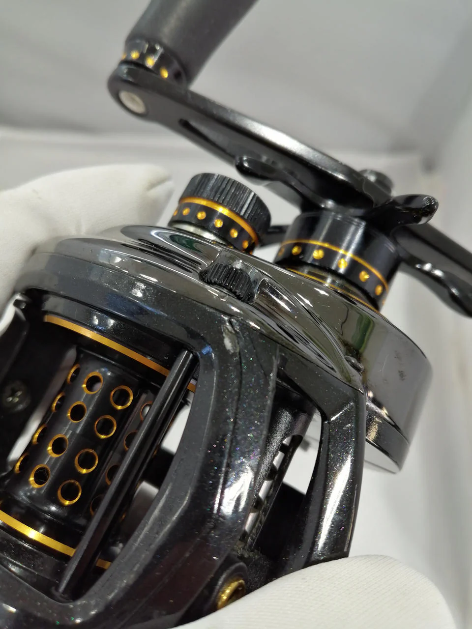ABUGARCIA REVO BLACK 9 Left Handle - Image 6