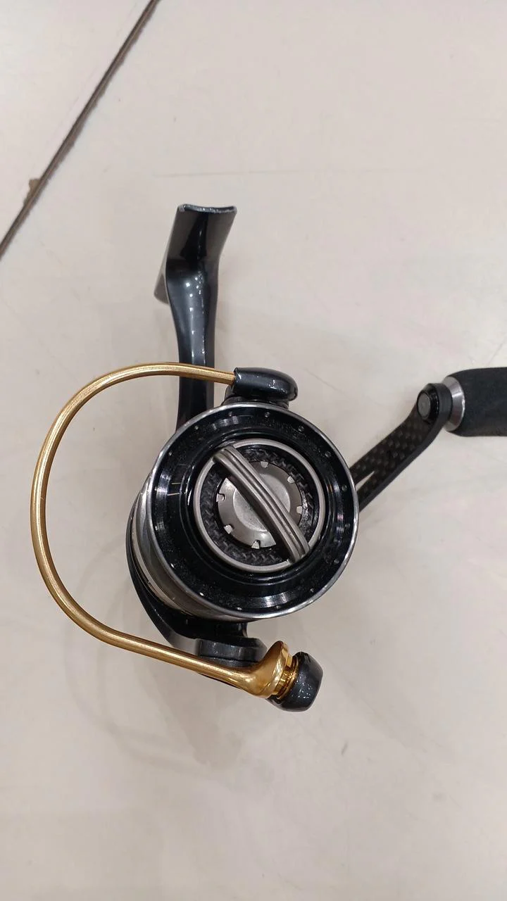 ABUGARCIA Spinning Reel REVO ALX THETA2000S - Image 2