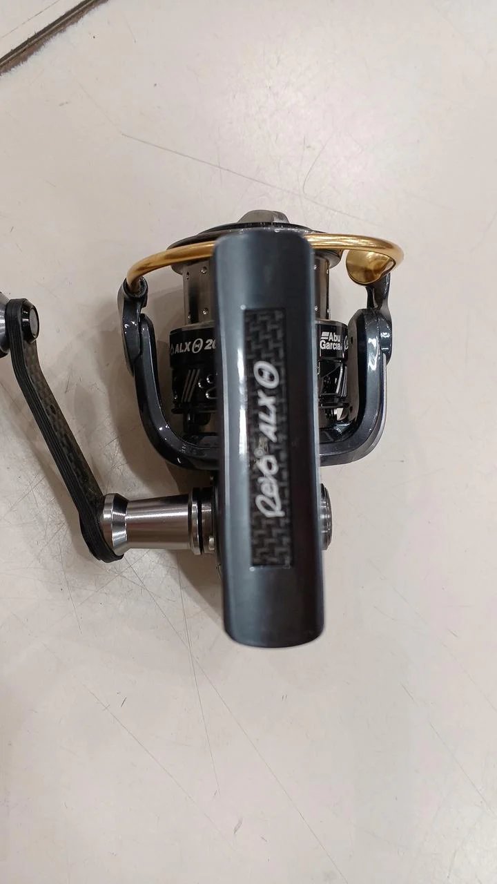 ABUGARCIA Spinning Reel REVO ALX THETA2000S - Image 4