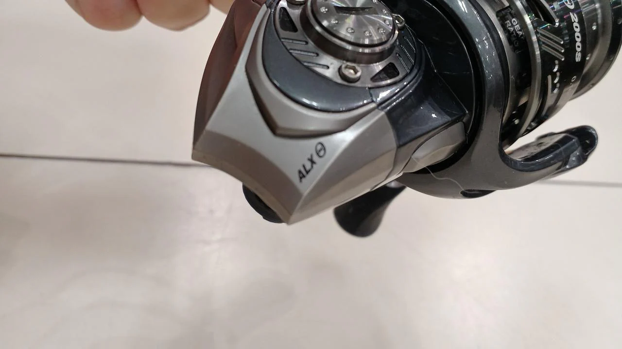 ABUGARCIA Spinning Reel REVO ALX THETA2000S - Image 5