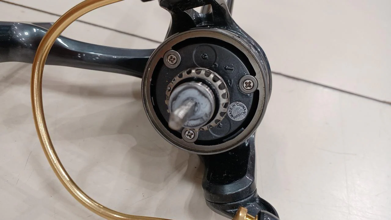 ABUGARCIA Spinning Reel REVO ALX THETA2000S - Image 7