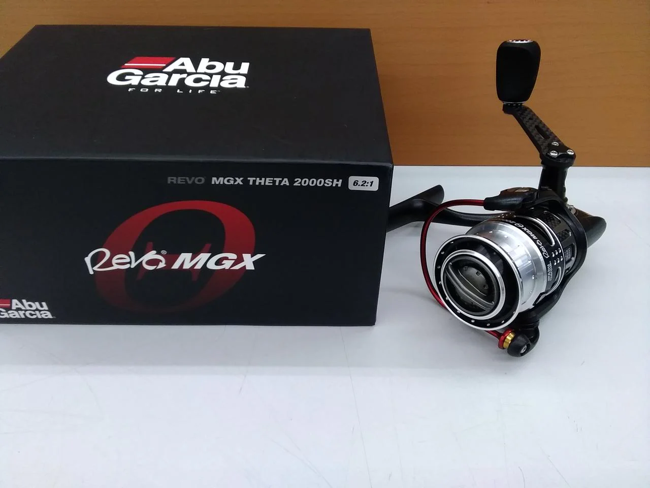 AbuGarcia Spinning Reel REVO MGX THETA 2000SH