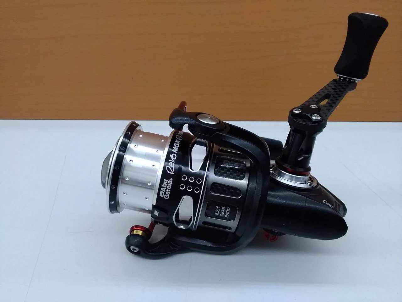 AbuGarcia Spinning Reel REVO MGX THETA 2000SH - Image 3