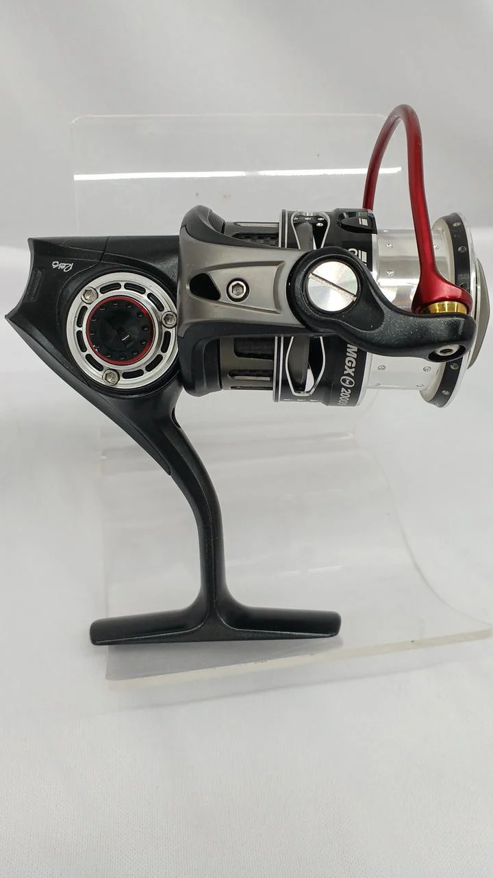 ABUGARCIA Spinning Reel REVO MGX THETA 2000SH - Image 3