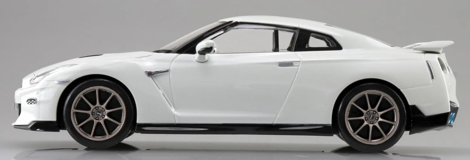Aoshima 065488 1/32 Bunka Kyozai Easy Plastic Snap Kit No.03-BW Nissan R35 NISSAN GT-R 2024 Brilliant White Pearl - Image 6