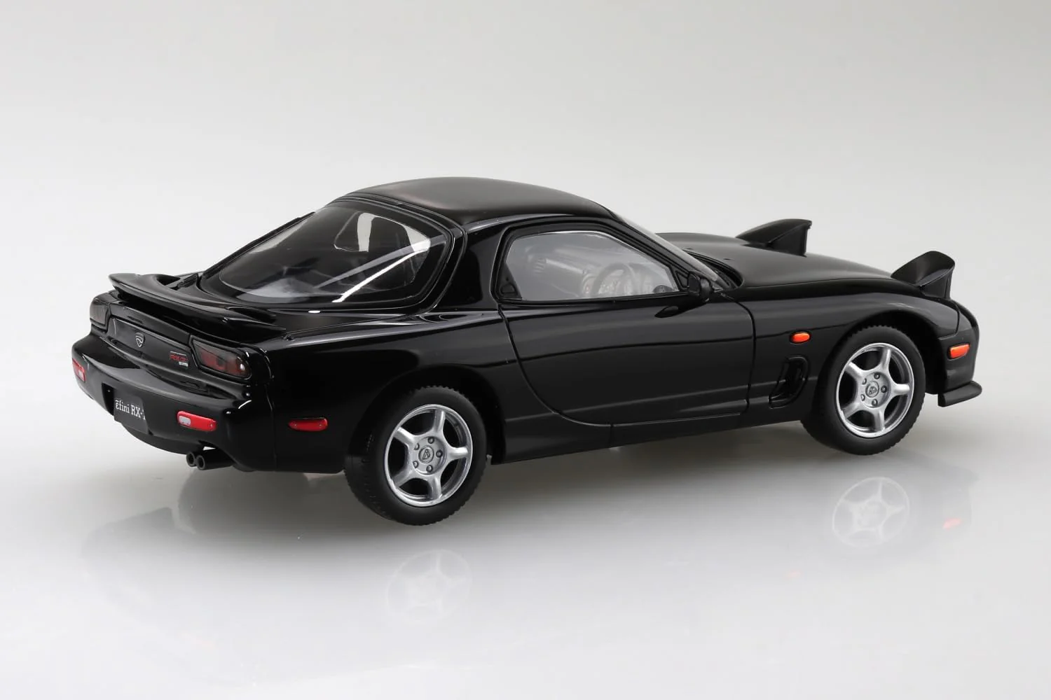 Aoshima 065525 1/32 Bunka Kyozai Raku Plastic Snap Kit No.04-BB Amfini FD3S RX-7 Brilliant Black - Image 4