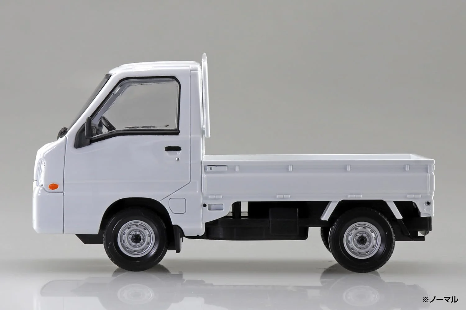 Aoshima 065785 1/32 Raku Plastic Snap Kit No.05-FW Subaru Sambar Truck Frost White - Image 6