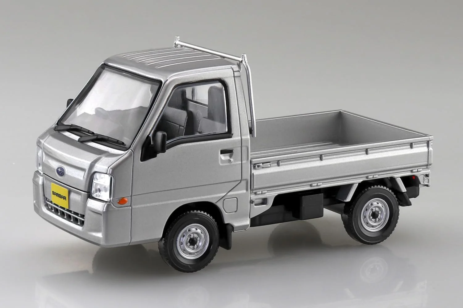 Aoshima 065792 1/32 Raku Plastic Snap Kit No.05-SS Subaru Sambar Truck Sterling Silver Metallic - Image 3