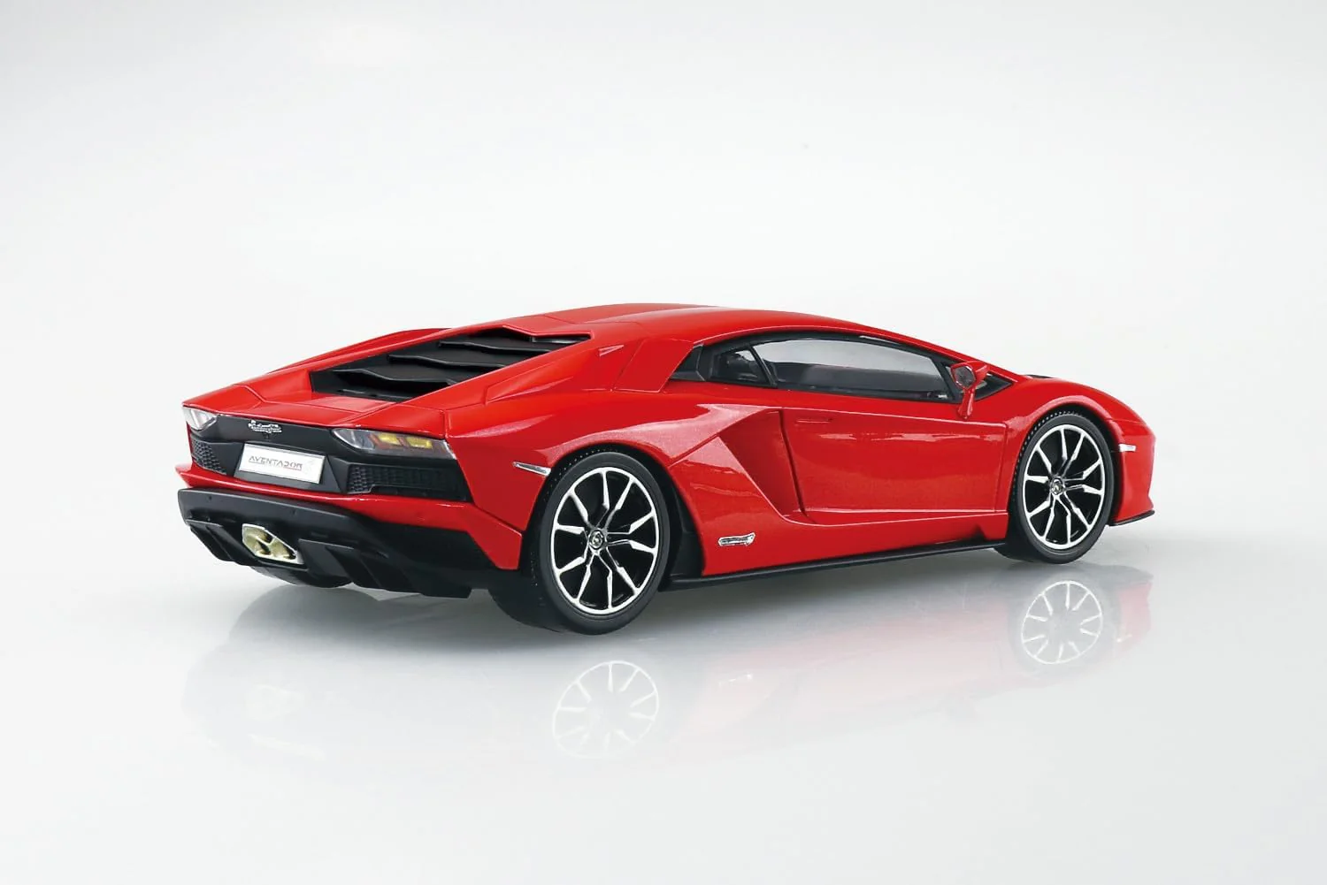 Aoshima 068168 1/32 Raku Plastic Snap Kit No.07-PR Lamborghini Aventador S Pearl Red - Image 5