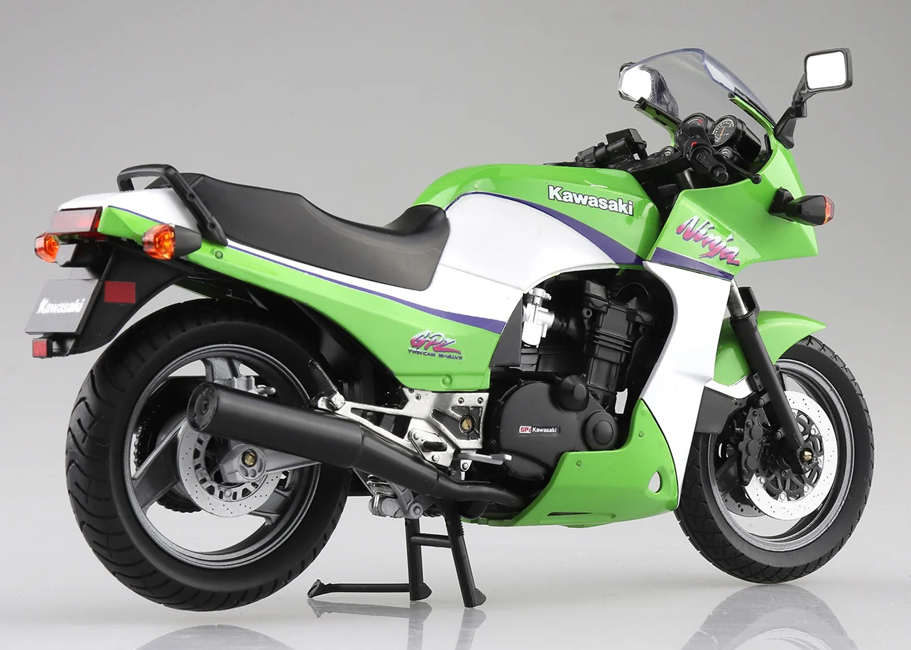 Aoshima 1/12 Complete Bike KAWASAKI GPZ900R Lime Green - Image 4