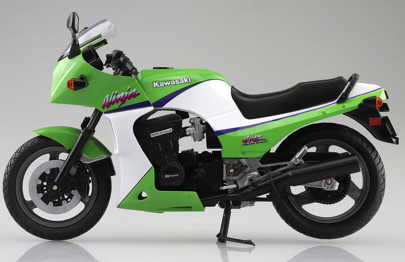 Aoshima 1/12 Complete Bike KAWASAKI GPZ900R Lime Green - Image 5