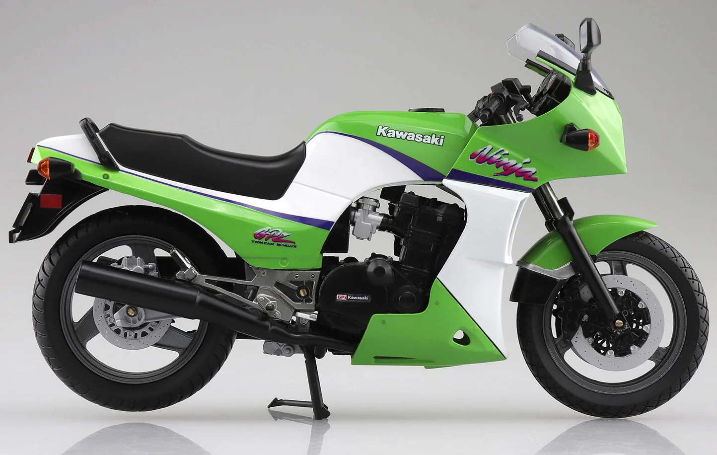 Aoshima 1/12 Complete Bike KAWASAKI GPZ900R Lime Green - Image 6