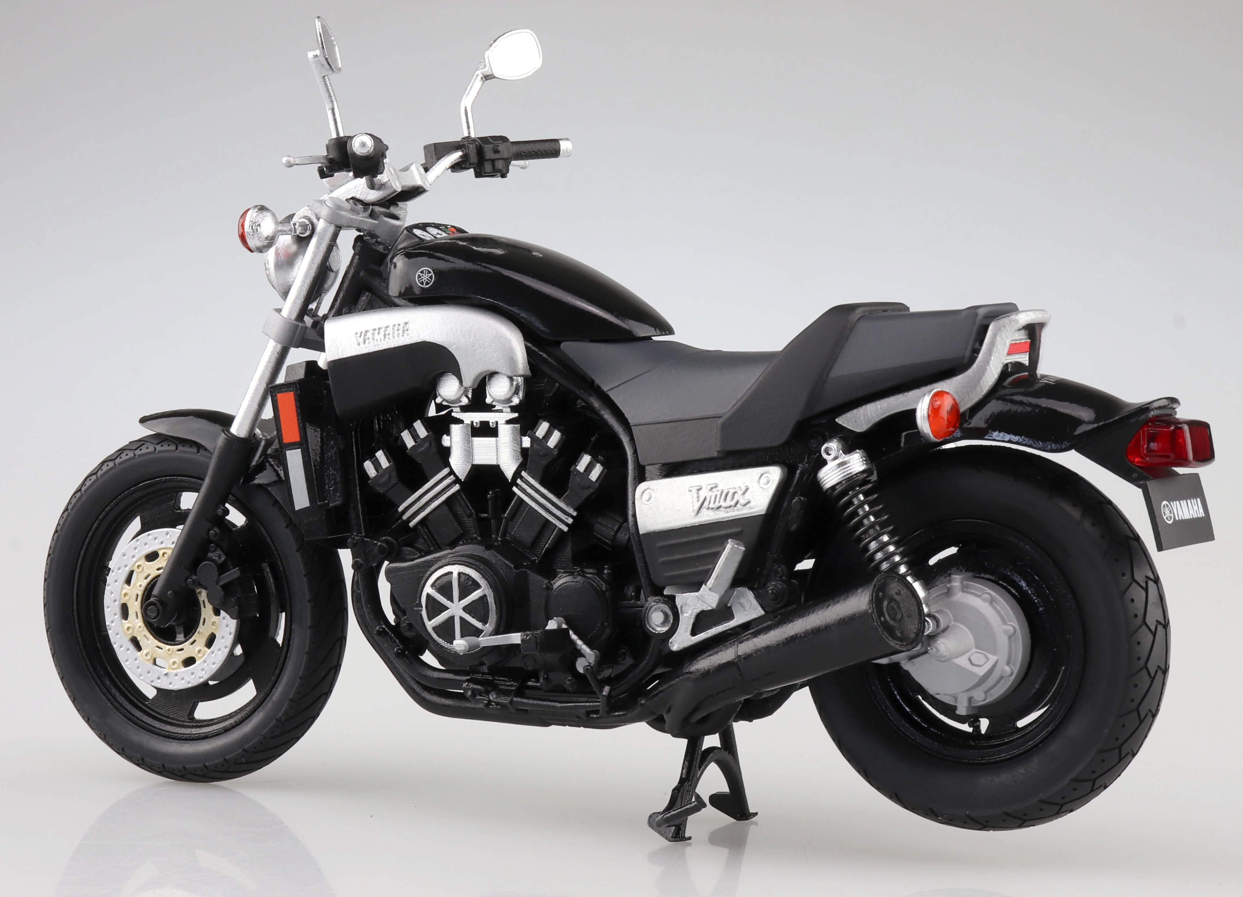Aoshima 1/12 Yamaha Vmax Black 2 - Image 8