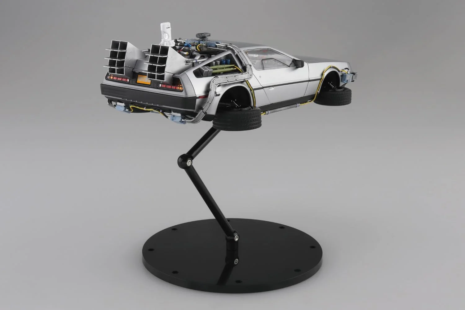 Aoshima 1/24 Movie Mecha No.BT-02 Back to the Future Part II Time Machine - Image 5