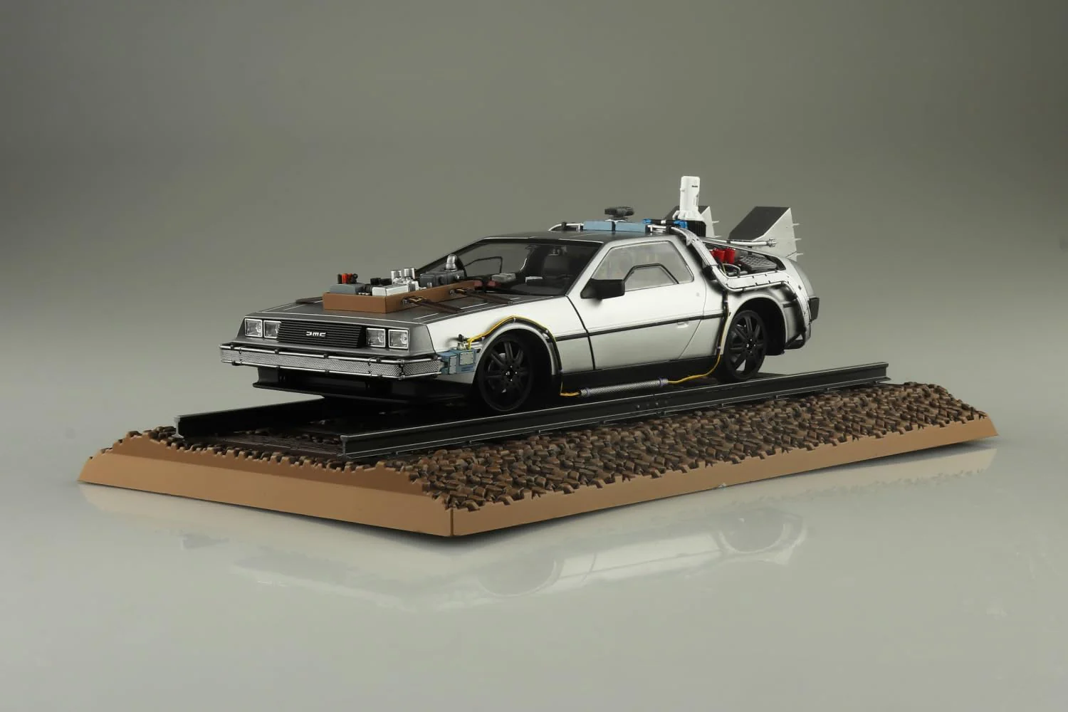 Aoshima 1/24 Movie Mecha No.BT-04 Time Machine from Back to the Future Part III Railroad - Image 2