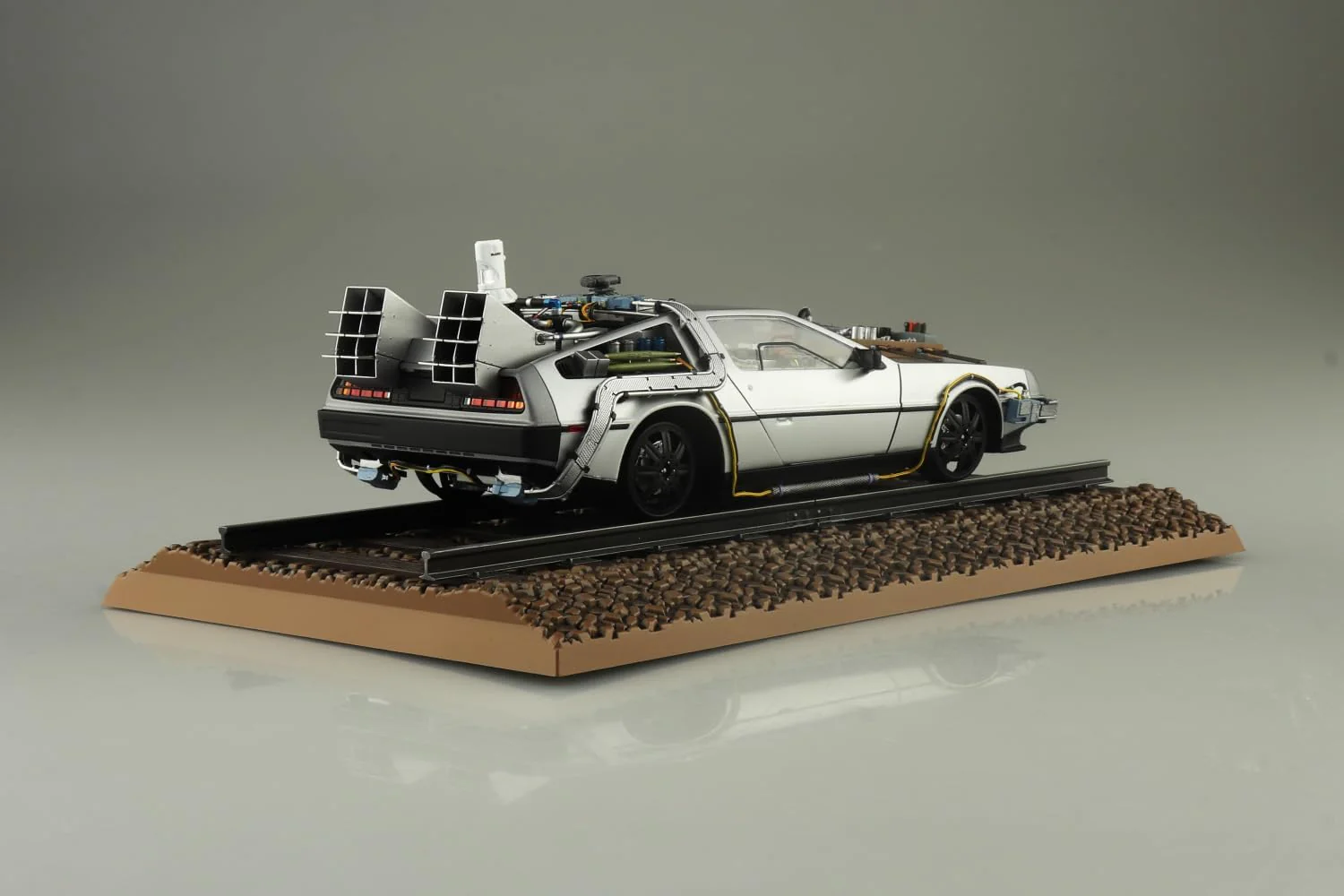 Aoshima 1/24 Movie Mecha No.BT-04 Time Machine from Back to the Future Part III Railroad - Image 3