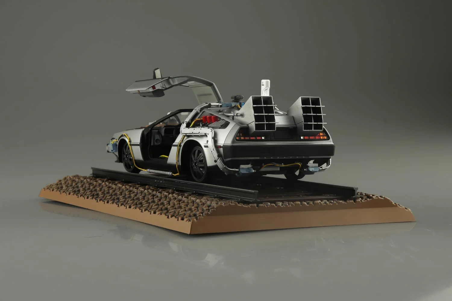 Aoshima 1/24 Movie Mecha No.BT-04 Time Machine from Back to the Future Part III Railroad - Image 4
